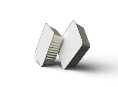 Şeffaf bir arkaplanda izole edilmiş 3D kare yiyecek folyo tepsisi resmi