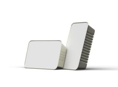 Dar bir dikdörtgen yiyecek folyo tepsisinin şeffaf bir arkaplanda izole edilmiş 3d resmi