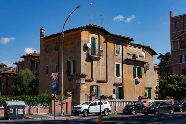 Facciata Tipica Antico Edificio Nel Quartiere Garbatella Roma — Foto Stock