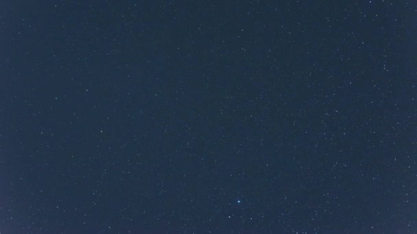 Stjärnnatten Tiden Förfaller Med Sommarstjärnor Konstellationer Och Vintergatan Stjärnan Vega — Stockvideo