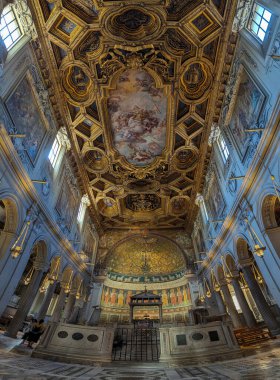 San Clemente al Laterano Bazilikası, Celio, Roma, İtalya 'daki Apse mozaik ve tavan.