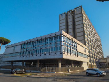 INPS (Sosyal Güvenlik Ulusal Enstitüsü) binasının panoramik görünümü, Ciro il Grande, Roma Eur