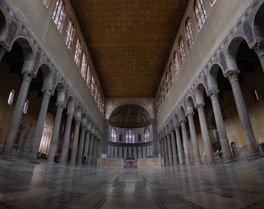 Santa Sabina Bazilikası, merkez nave ve sütun, Aventine Hill, Ripa bölgesi, Roma, İtalya