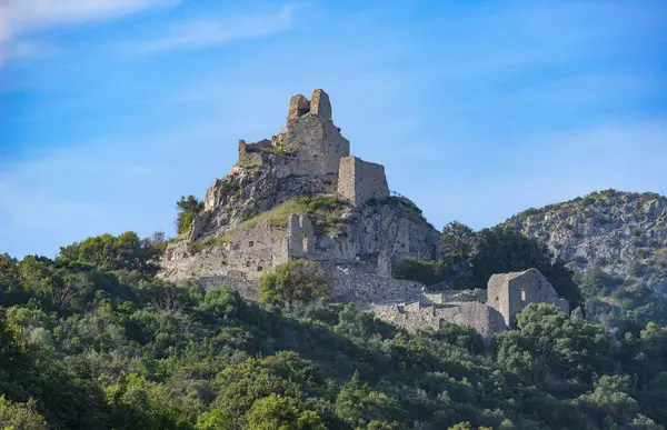 Rocca San Silvestro, 10. yüzyılda Toskana 'da bir maden bölgesinde inşa edilen güçlendirilmiş bir köy, Campiglia Marittima, İtalya