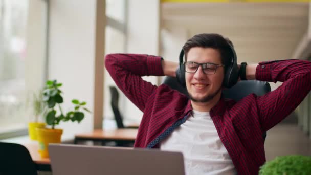 Developer Video Editor Man Headphones Working Laptop Spacious Coworking Alone — Stock Video