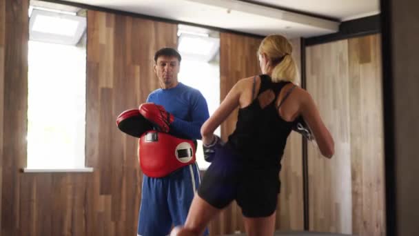 Coach Giving Private Training Female Athlete Practicing Punches Training Sparring — Stock Video