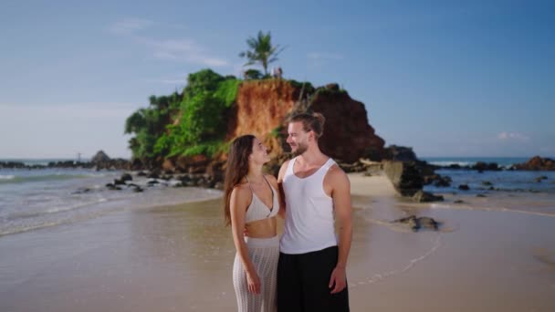 Video Portrait Happy Diverse Couple Embracing Smiling Camera Exotic Tropical — Stock videók