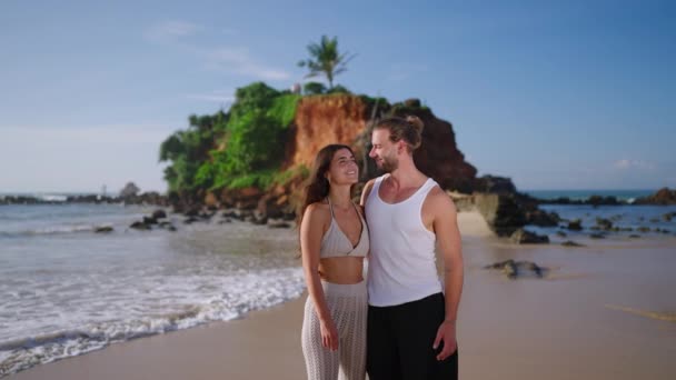 Video Portrait Happy Diverse Couple Embracing Smiling Camera Exotic Tropical — Stockvideo