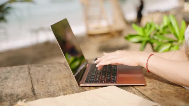 Hands Young Woman Coding Laptop Outdoor Seaside Cafe Female Freelancer — Vídeo de Stock