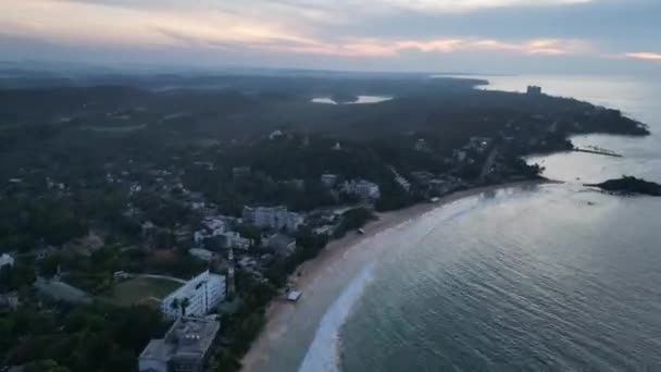 Kustlijn Tropisch Uitzicht Stad Van Een Drone Hyperlapse Luchtfoto Uitzicht — Stockvideo
