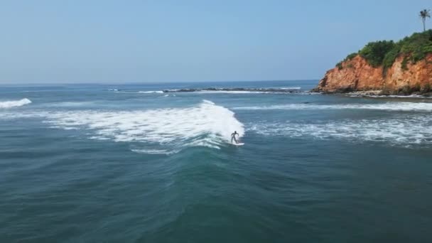 2023 Фелле Бич Велигама Шри Ланка Искатели Приключений Наслаждаются Серфингом — стоковое видео