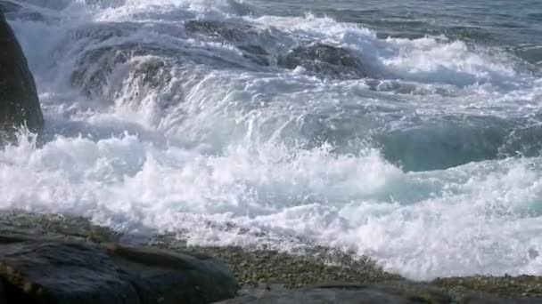 Spray Mar Espuma Criar Cena Natural Ondas Oceânicas Colidem Contra — Vídeo de Stock