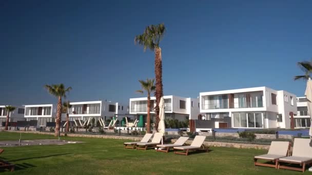 Investice Exkluzivních Přímořských Luxusních Domů Ilustrovaná Beachfront Vily Prodej Vystavené — Stock video