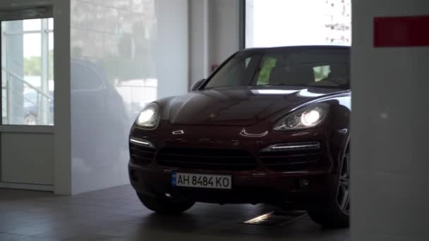 2020 Mariupol Ukraine Planeta Car Service Vus Intérieur Garage Pour — Video