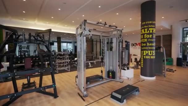 2021 Iskele Nordzypern Cortyard Long Beach Resort Modernes Fitnessstudio Interieur — Stockvideo
