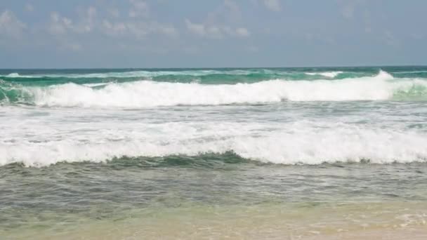 White Foam Sea Spray Tropical Beach Scene Crystal Clear Waves — Stock Video