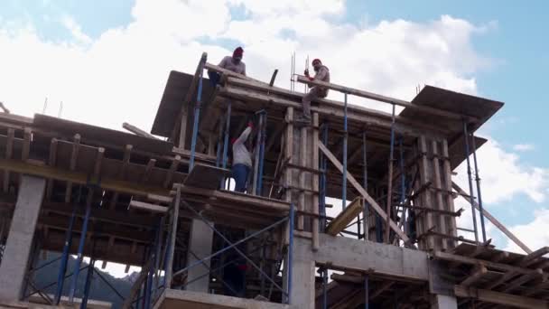 2021 Girne Noord Cyprus Eagle Nest Villas Laborers Steigers Assembleren — Stockvideo
