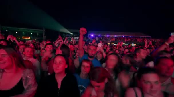 2021 Mariupol City Festival Ουκρανία Οπαδοί Χαιρετούν Χέρια Χορεύουν Ζητωκραυγάζουν — Αρχείο Βίντεο