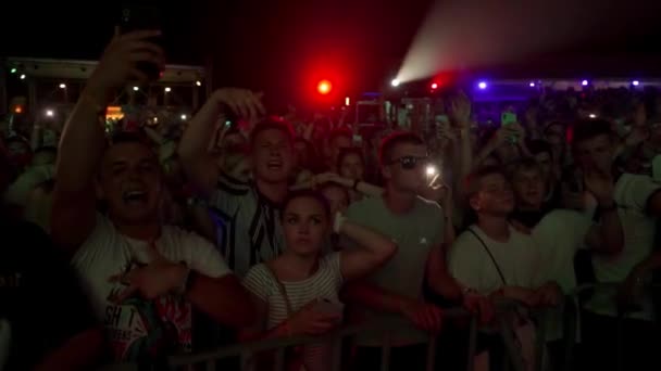 2021 Mariupol City Festival Ukraina Podekscytowana Publiczność Koncercie Żywo Energiczny — Wideo stockowe