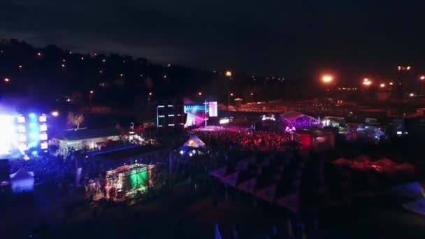 2021 Мариупольский Городской Фестиваль Украина Ночные Воздушные Съемки Яркого Музыкального — стоковое видео