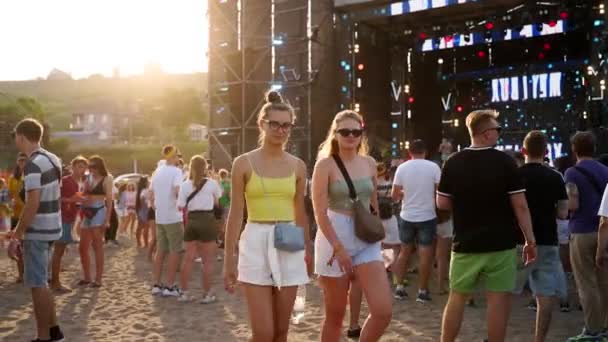 2021 Mariupol City Festival Ukraina Solnedgångsljus Vid Strandeventet Musikfestivalen Utomhus — Stockvideo