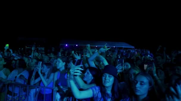 2021 Mariupol City Festival Ουκρανία Άνθρωποι Χορεύουν Κινηματογραφική Εκδήλωση Smartphones — Αρχείο Βίντεο