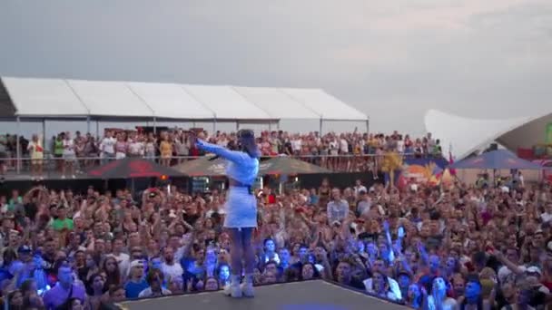 2021 Mariupol City Festival Ukraine Publikum Winkt Hände Sommer Event — Stockvideo