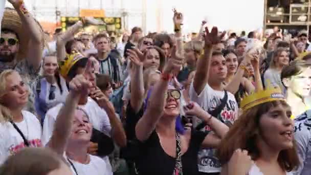 2021 Mariupol City Festival Ukraine Die Fans Jubeln Tanzen Genießen — Stockvideo