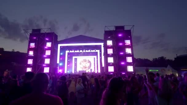 2021 Мариупольский Городской Фестиваль Украина Фанаты Наслаждаются Живым Концертом Праздничной — стоковое видео