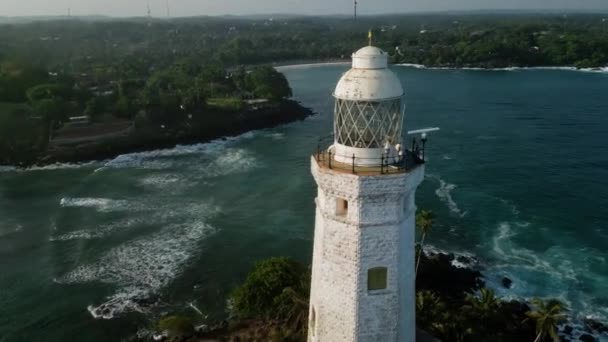 Drone Cirklar Historiska Dondra Fyr Sri Lanka Reser Sig Över — Stockvideo