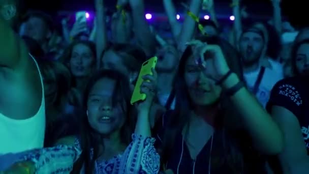 2021 Mariupol City Festival Ukraina Unga Vuxna Gillar Livekonserter Fånga — Stockvideo