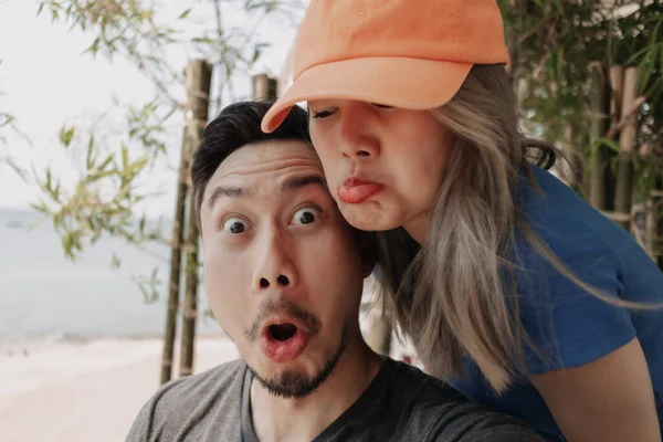 Drôle Visage Selfie Belle Asiatique Couple Homme Femme — Photo