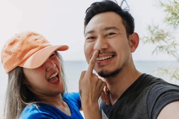 Lustig Und Fröhlich Selfie Porträt Eines Asiatischen Paares Liebhaber — Stockfoto