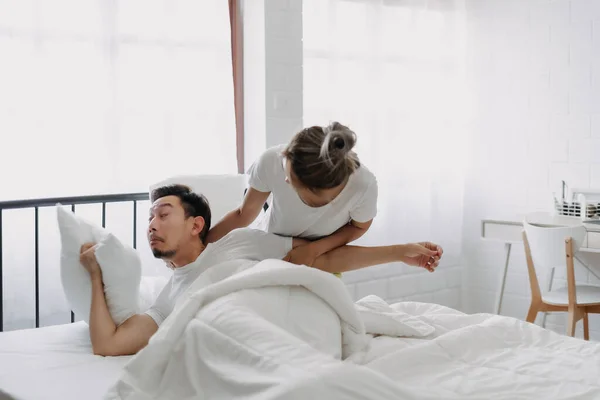 Funny Lovely Asian Couple Wife Trying Wake Husband Morning — Stock Photo, Image