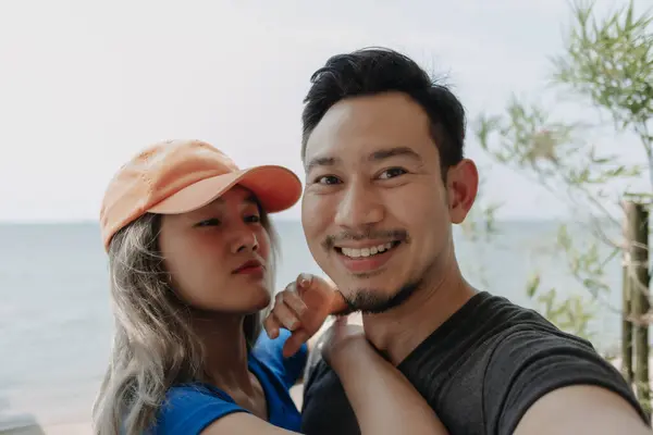Śmieszne Wesoły Selfie Portret Azji Para Kochanek — Zdjęcie stockowe