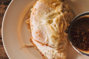 Banh Xeo, Vietnam Doldurulmuş Pirinç Gözlemesi, Vietnam ve Lao 'da popüler yemek menüsü..