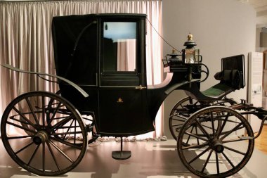 Viyana, Avusturya - 6 Ekim 2024: Avusturya İmparatoriçesi Elisabeth 'in Suikasttan Önce Cenevre' ye son ziyareti sırasında kullandığı İmparatorluk Aracı. İmparatorluk Nakliye Müzesi 'nde sergileniyor.