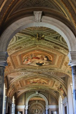 Vatikan Şehri - 5 Eylül 2018: Süslü Tavan Freskleri ve Vatikan Müzesi Architecture, Roma, İtalya. Yüksek kalite fotoğraf