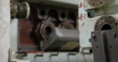 Cooling oil pumps on open diesel engine