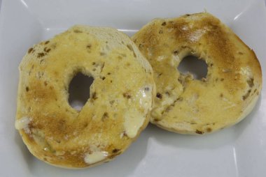 Tereyağlı sade simit.