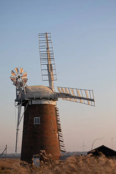 Horsey Windpomp Bij Schemering Februari Norfolk Engeland Verenigd Koninkrijk — Stockfoto