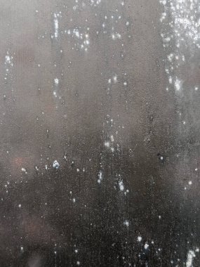 Aşınmış metal bir yüzeye yakın çekim aşınma ve yırtılma izleri, grunge endüstriyel geçmişler