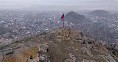 Afyon, Türkiye 'deki bir kaya dağındaki Karahisar kalesi