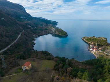 Gideros körfezi manzaralı, Cide, Kastamonu, Türkiye, ayrıca Genoese tarihli Karadeniz 'in en güzel doğal körfezi.