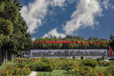 Çanakkale, Türkiye, 26 Eylül 2021: Çanakkale Şehitleri Anıtı, Gelibolu Muharebesi 'ne katılan Türk askerlerinin anısına yapılan bir savaş anıtı.