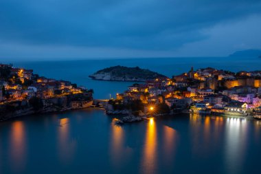 Bartn Eyaleti 'nin eşsiz güzellikteki Amasra Bölgesi' nin gece görüntüsü