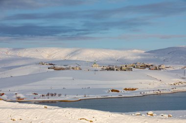 Erzincan Eyaleti, Li Bölgesi karlı manzaralı ve nehir kenarlı