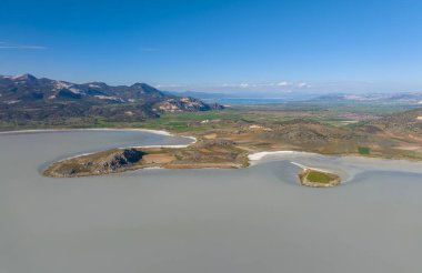 Yarisli Gölü ve Burdur, Türkiye 'de bir adacık