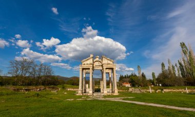 Afrodisias Antik Şehir. (Afrodizyaklar) Tanrıça Afrodit 'e adanmış birçok antik şehrin ortak adı. Afrodizyak denilen şehirlerin en ünlüsü. Karacasu - Aydn, Türkiye