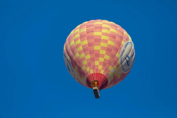 Denizli Türkei Mai 2023 Heißluftballons Und Natürliche Travertinbecken Bei Sonnenaufgang — Stockfoto